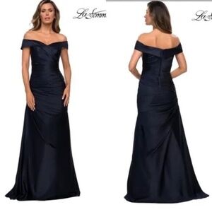 NWOT La Femme Long Satin Gown with Ruching Size 4